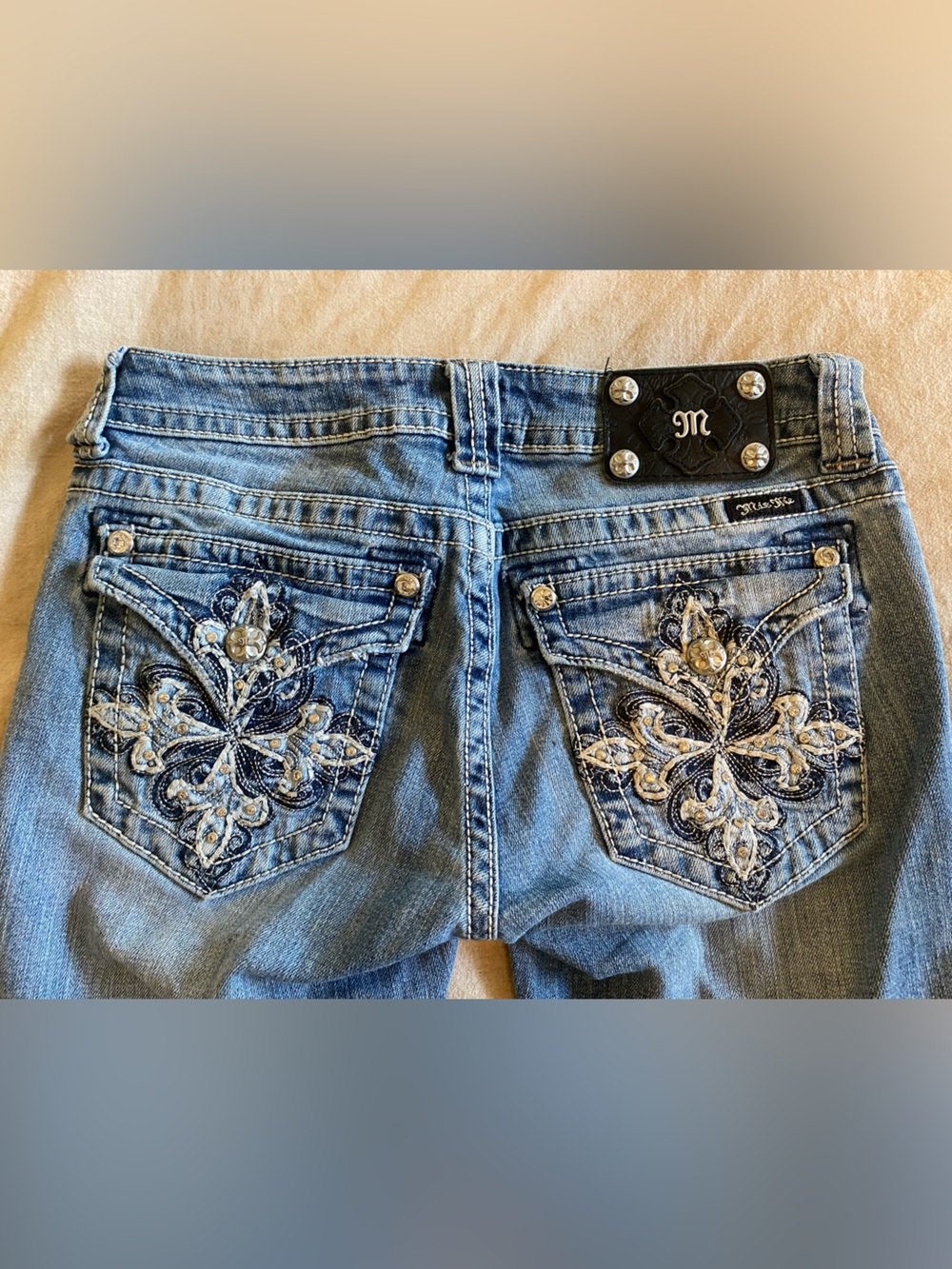 Y2K Miss Me Embellished Capri Jeans Blue Denim JP5335P6 Size 28